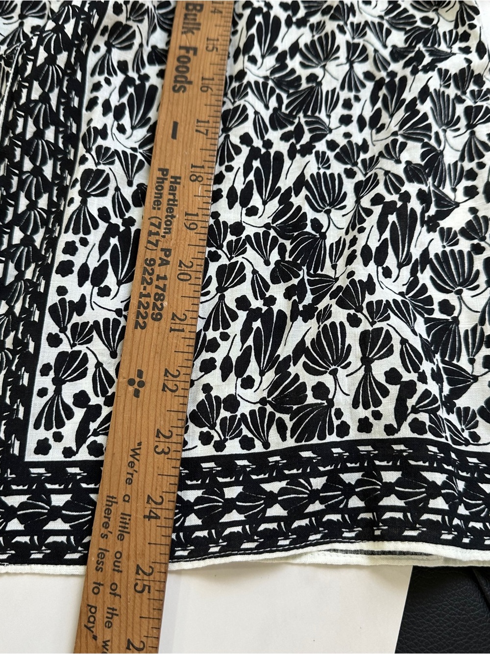 Max Studio $128 NWT Black & White Floral Peasant Top - Picture 6 of 7